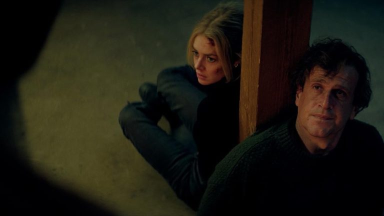 Por Cima do Seu Cadáver mistura suspense e humor ácido em remake de thriller norueguês